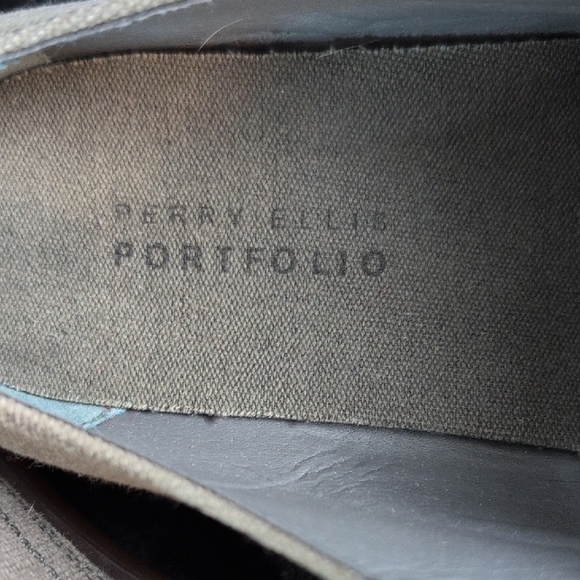 Perry Ellis Gray and Brown Oxfords with Timeless Elegance - Picture 3 of 9